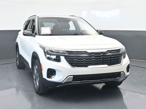 Used 2024 Kia Seltos S image 9