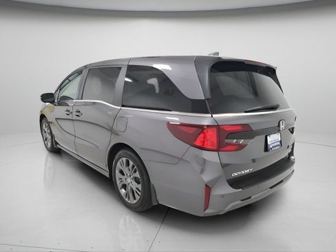 Used 2025 Honda Odyssey Touring image 5