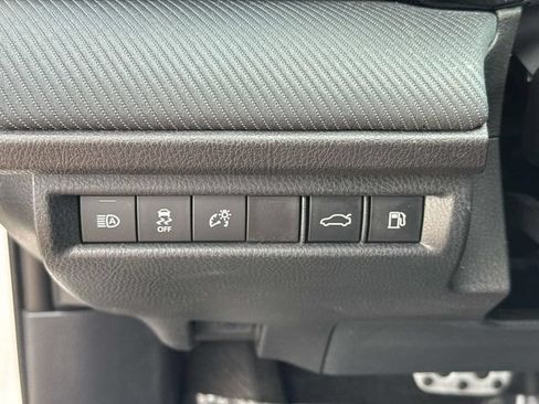 Used 2025 Toyota Camry SE FWD image 27