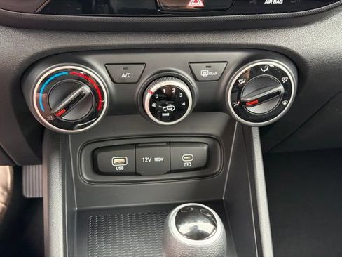 New 2026 Hyundai Venue SE FWD image 23