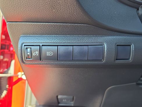 Used 2021 Toyota Corolla LE image 18