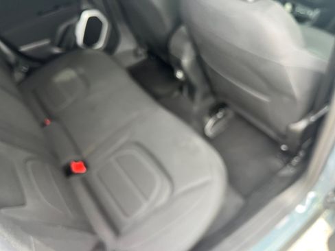 Used 2018 Jeep Renegade Latitude FWD image 33