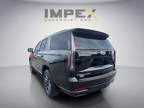 Used 2023 Cadillac Escalade Sport Platinum AWD/4WD image 3