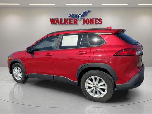 Used 2023 Toyota Corolla Cross LE image 2