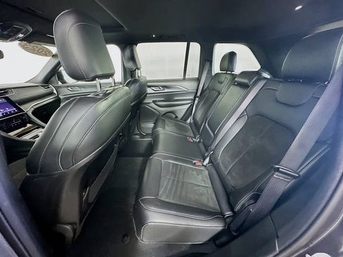 Certified 2023 Jeep Grand Cherokee Altitude AWD/4WD image 36