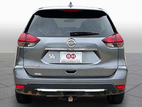Used 2019 Nissan Rogue S FWD image 5