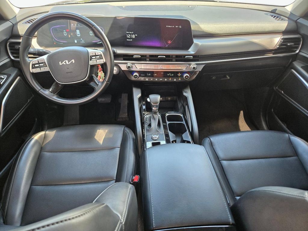 Used 2025 Kia Telluride LX FWD image 18