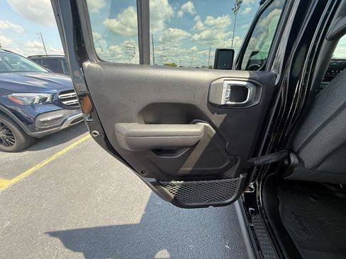 Used 2024 Jeep Wrangler Unlimited Sport AWD/4WD image 18