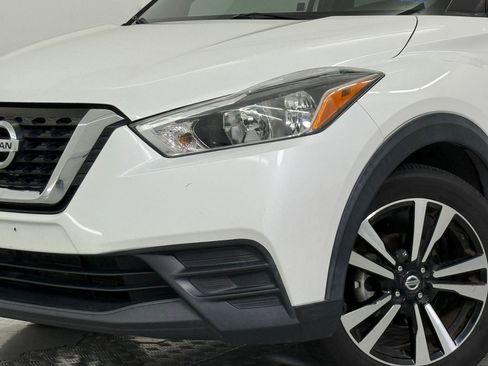 Used 2019 Nissan Kicks SV image 11