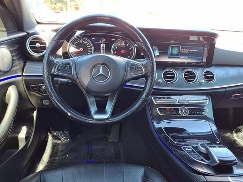 Used 2017 Mercedes-Benz E 400 4MATIC Wagon image 9