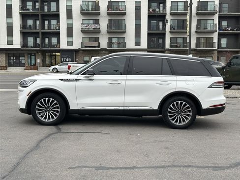 Used 2022 Lincoln Aviator Reserve w/ Equipment Group 201A image 4