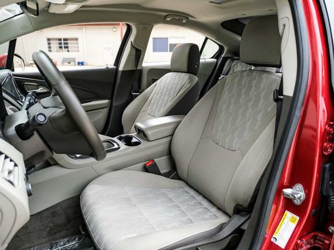 Used 2015 Chevrolet Volt w/ Enhanced Safety Package 1 FWD image 28
