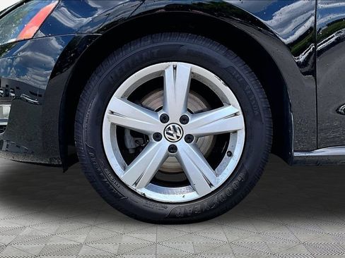 Used 2015 Volkswagen Passat 1.8T Limited Edition FWD image 19