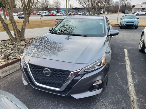 Used 2020 Nissan Altima 2.5 SL image 2