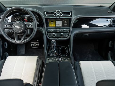 Certified 2026 Bentley Bentayga Speed AWD/4WD image 4