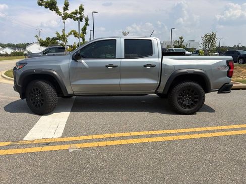 Used 2024 Chevrolet Colorado Trail Boss AWD/4WD image 3