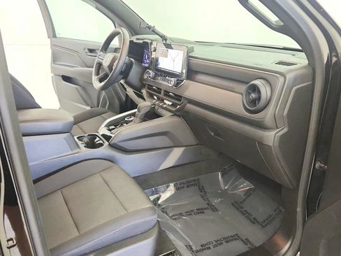 Used 2026 Chevrolet Colorado Trail Boss AWD/4WD image 25