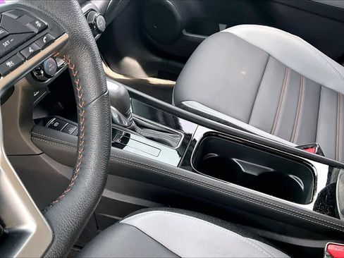 Certified 2023 Nissan Kicks SR w/ SR Premium Package FWD image 15