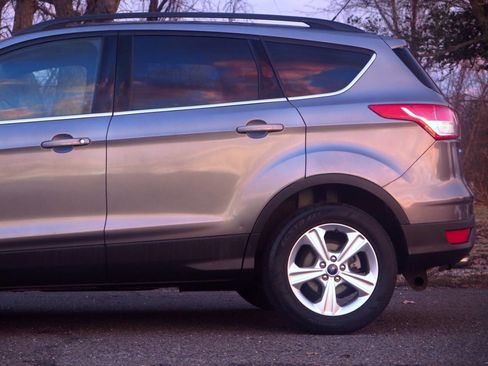 Used 2014 Ford Escape SE w/ Equipment Group 201A image 25