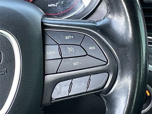 Used 2019 Dodge Charger SXT image 12