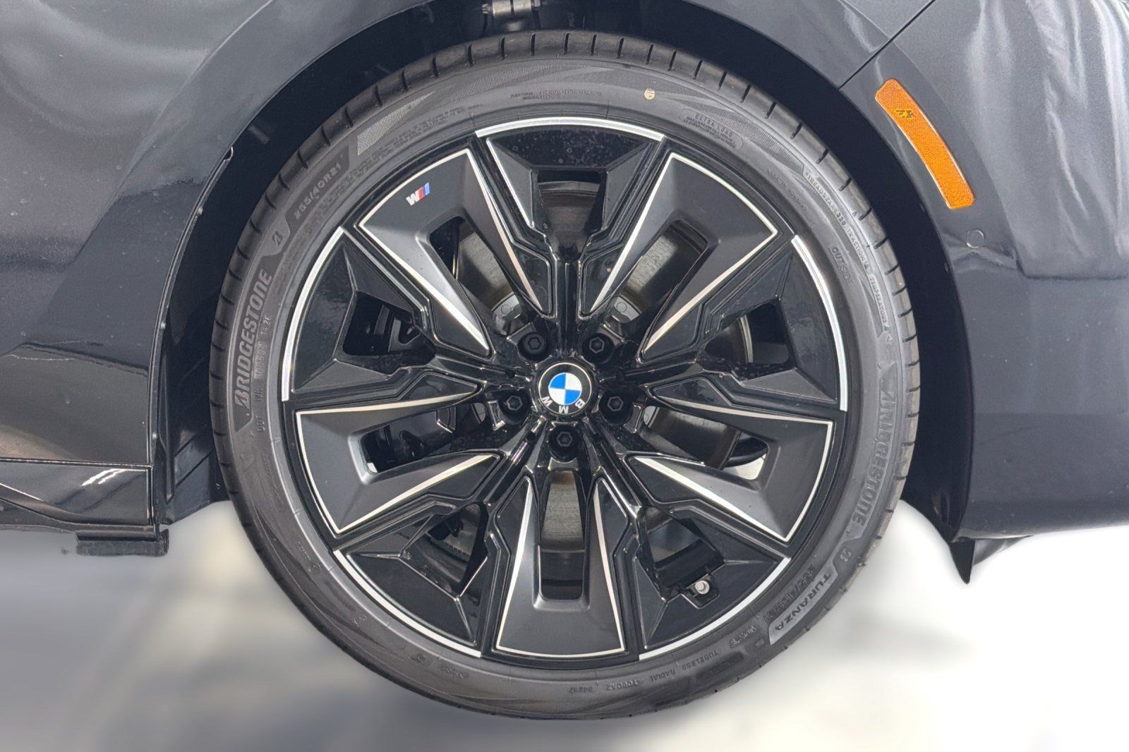 Used 2026 BMW i7 eDrive50 w/ M Sport Package RWD image 13