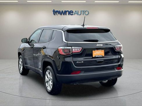 Certified 2025 Jeep Compass Sport image 3