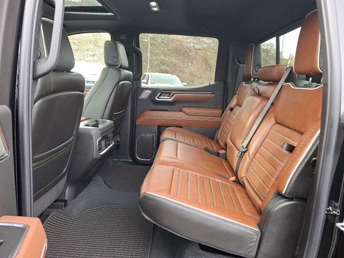 Used 2025 GMC Sierra 1500 Denali Ultimate image 10