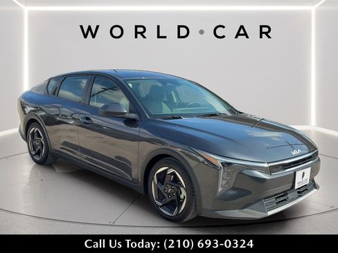 Used 2025 Kia K4 EX image 1