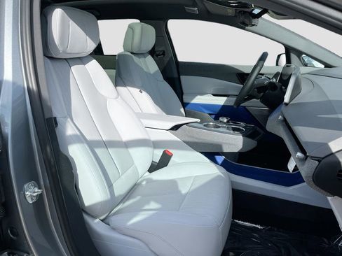 New 2025 Cadillac Optiq Sport 2 w/ LPO, Floor Liner Package AWD/4WD image 29