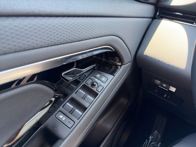 Used 2023 Land Rover Range Rover Evoque R-Dynamic S AWD/4WD image 18