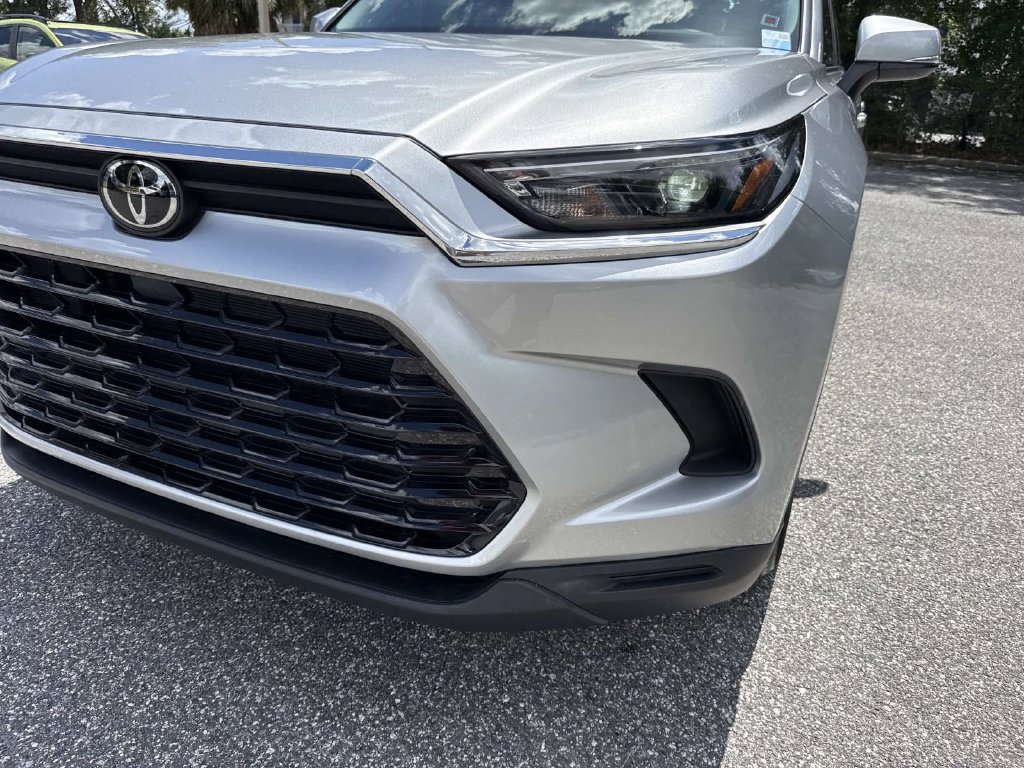 Used 2025 Toyota Grand Highlander FWD image 10