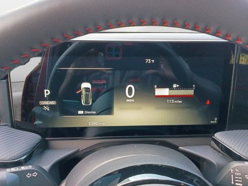 Used 2025 Nissan Kicks SR FWD image 11