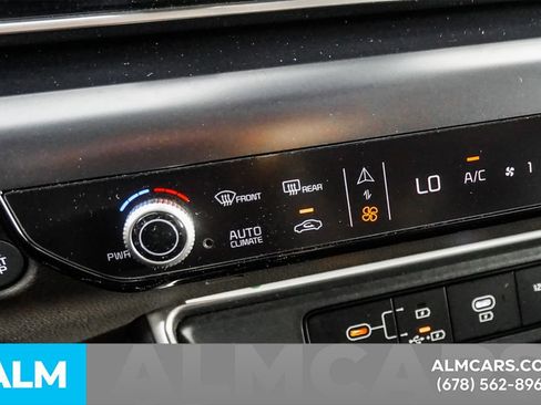Used 2025 Kia Carnival FWD image 43