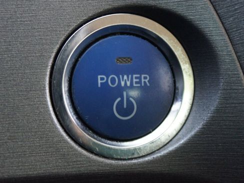 Used 2012 Toyota Prius Three image 8