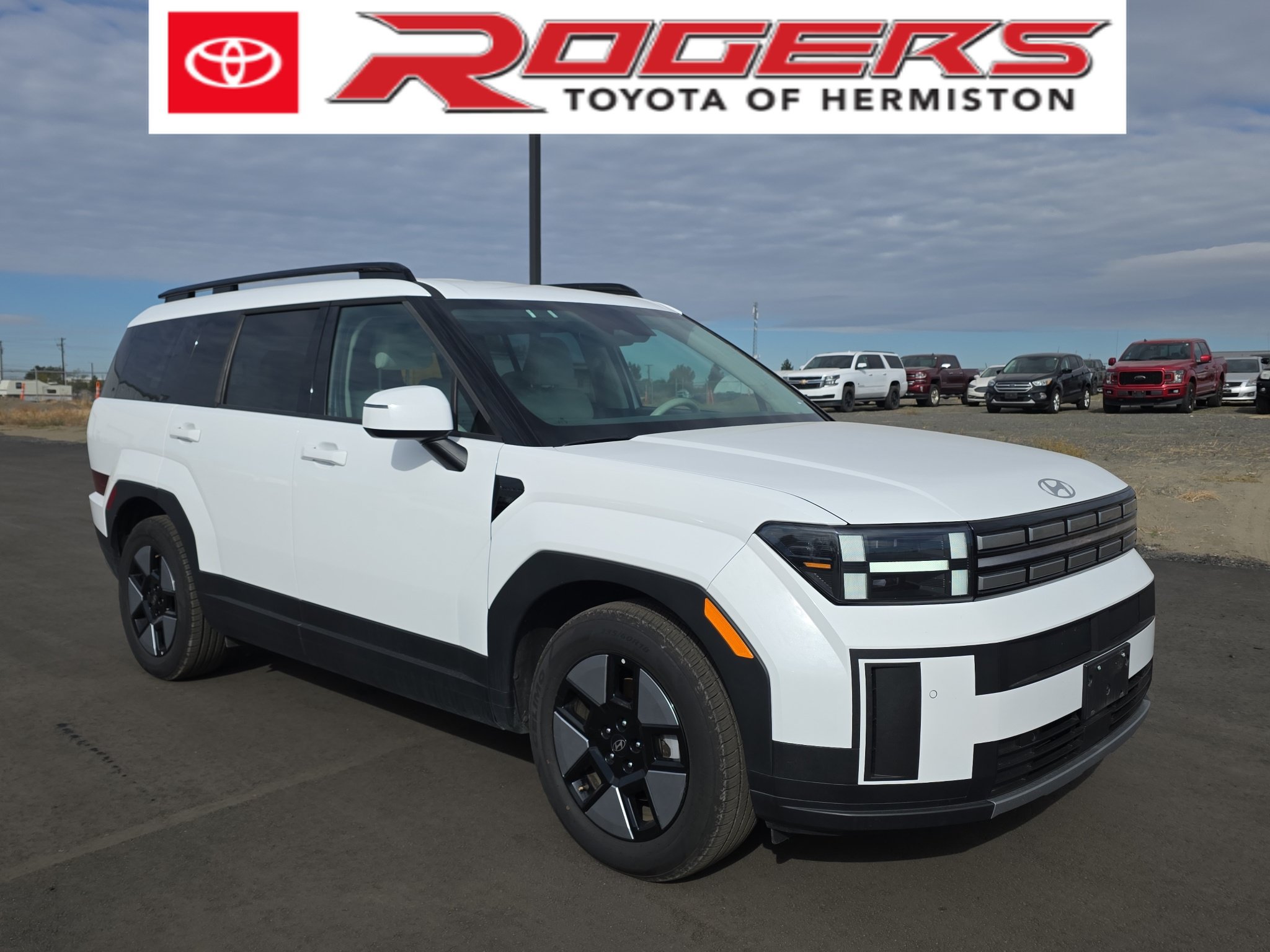 Used 2025 Hyundai Santa Fe SEL AWD/4WD image 1