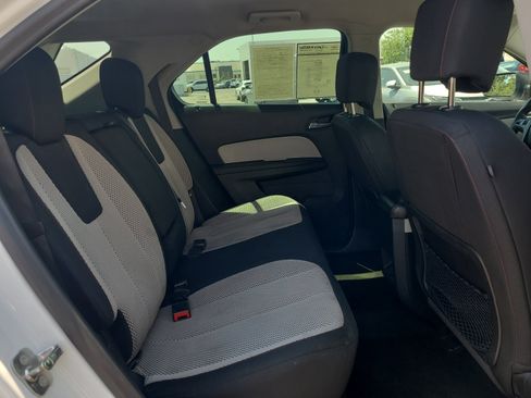 Used 2017 Chevrolet Equinox LS FWD image 28
