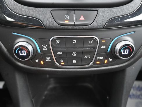 Certified 2023 Chevrolet Equinox RS FWD image 16
