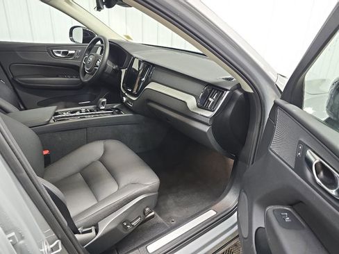 Used 2025 Volvo XC60 B5 Plus AWD/4WD image 16