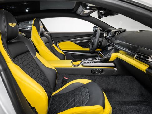 Used 2025 Aston Martin Vanquish image 15