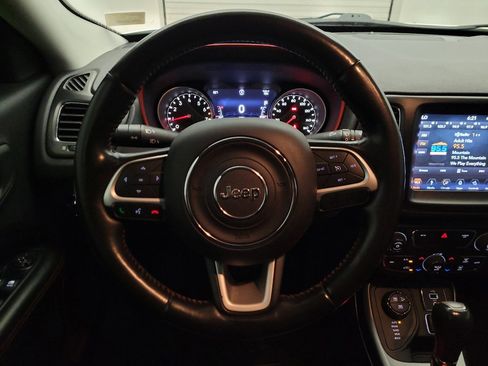 Used 2018 Jeep Compass Trailhawk w/ Leather Interior Group AWD/4WD image 22