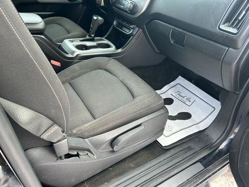 Used 2017 Chevrolet Colorado LT w/ Midnight Edition image 12