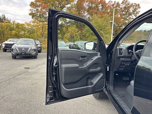 New 2026 Nissan Frontier S w/ Tow Package image 10