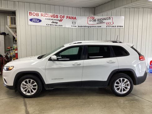 Used 2021 Jeep Cherokee Latitude FWD image 3