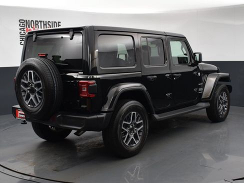Used 2024 Jeep Wrangler Unlimited Sahara w/ Technology Group AWD/4WD image 4