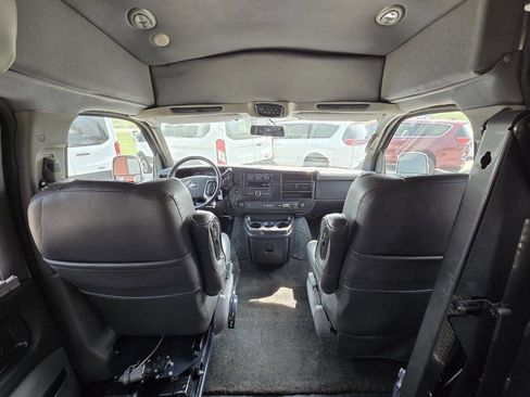 Used 2013 GMC Savana 1500 image 40