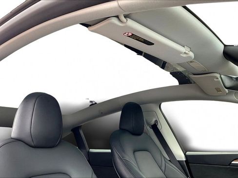 Used 2024 Tesla Model Y Long Range image 26