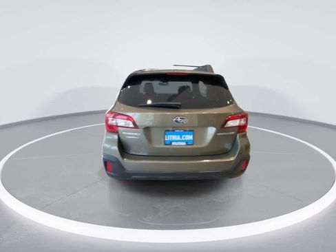 Used 2018 Subaru Outback 2.5i Premium AWD/4WD image 7