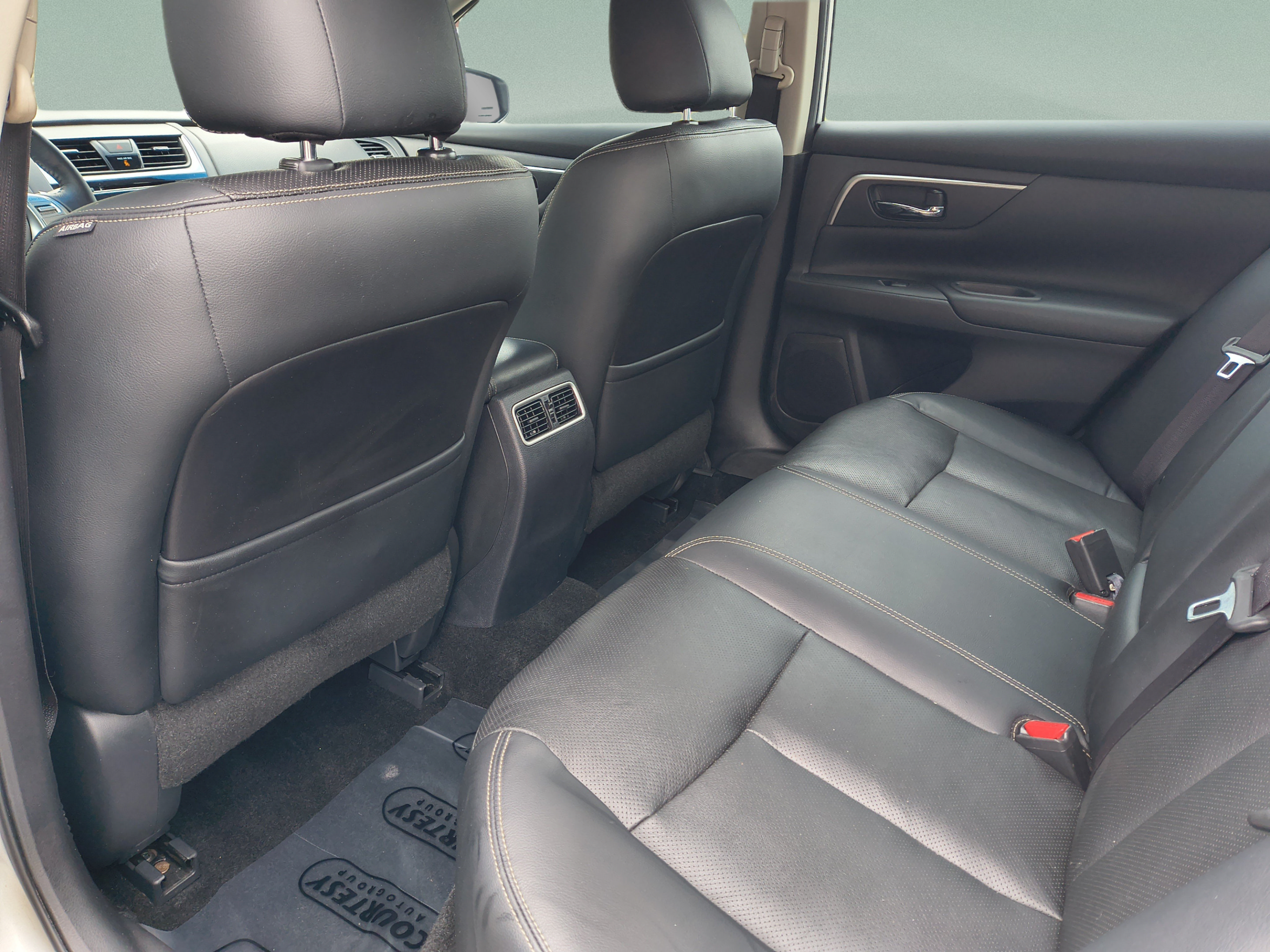 Used 2018 Nissan Altima 2.5 SL FWD image 17