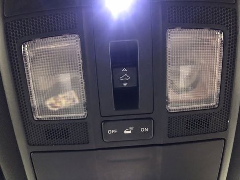 Used 2017 MAZDA CX-9 Signature image 32