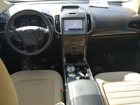 Used 2020 Ford Edge SE image 21